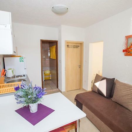 Apartmani Cindric Карлобаг Екстериор снимка