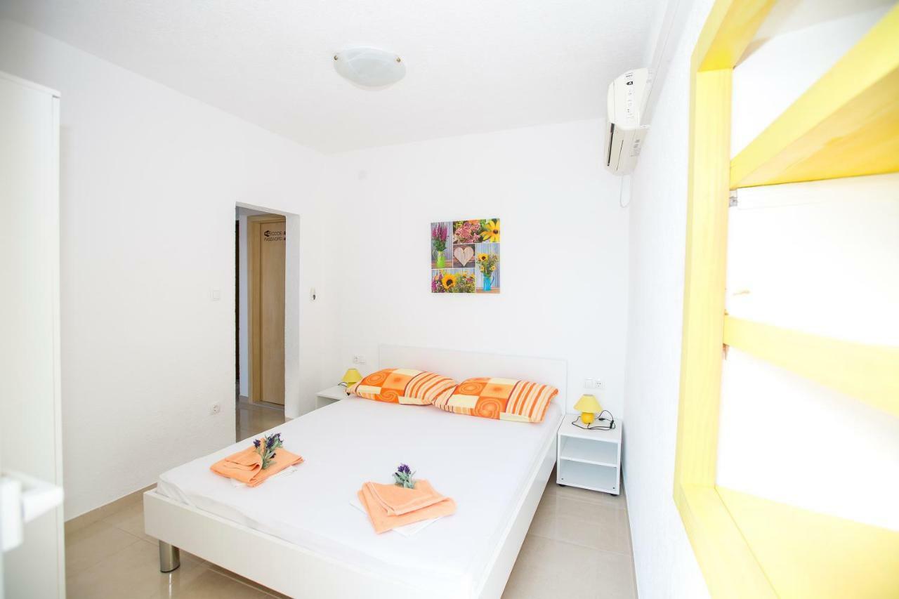 Apartmani Cindric Карлобаг Екстериор снимка
