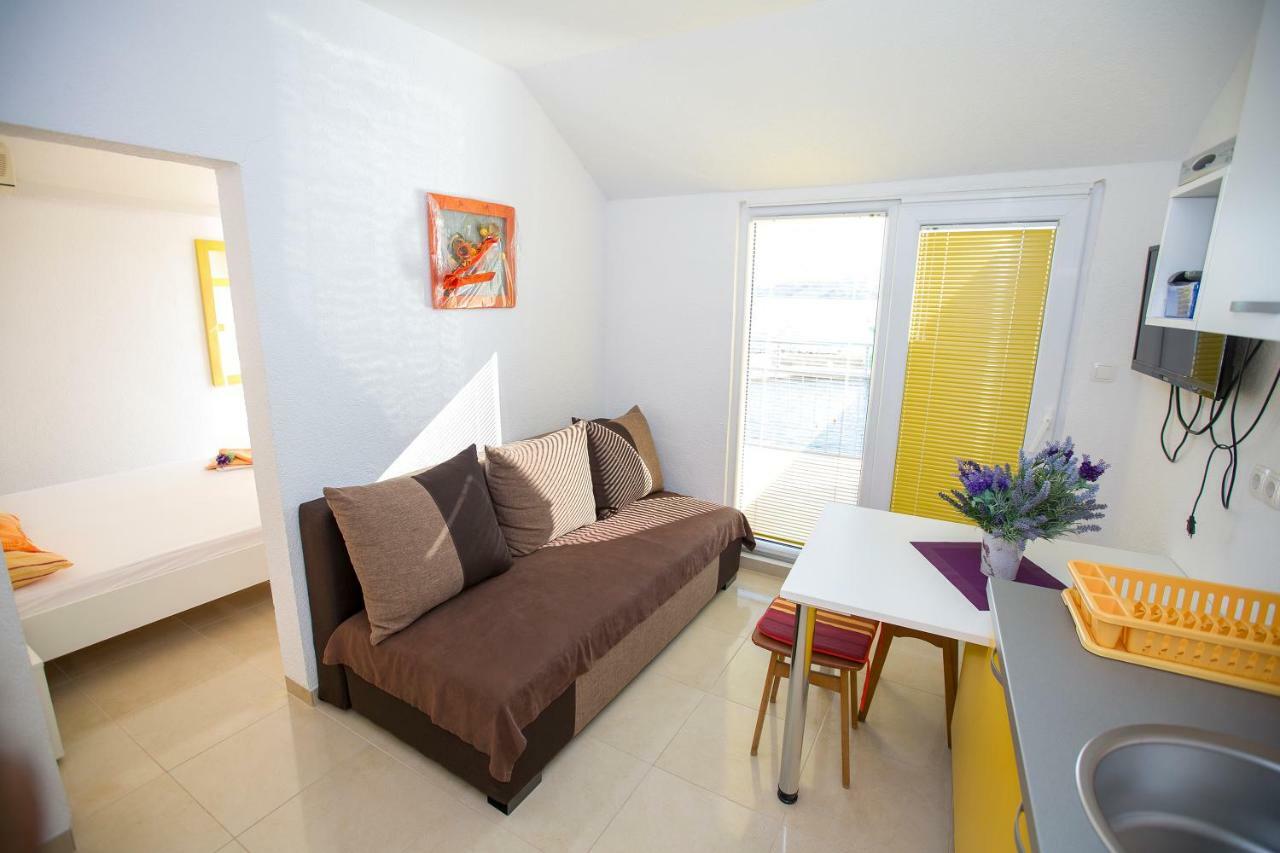 Apartmani Cindric Карлобаг Екстериор снимка