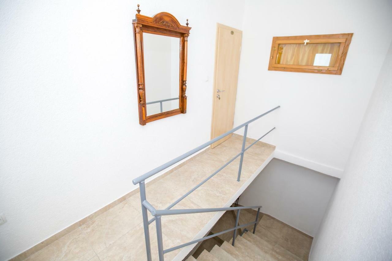 Apartmani Cindric Карлобаг Екстериор снимка