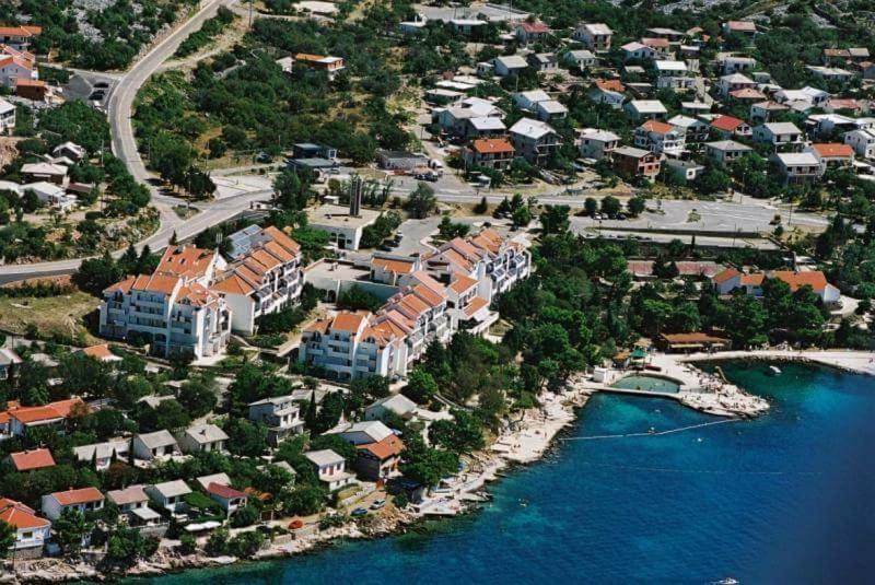 Apartmani Cindric Карлобаг Екстериор снимка